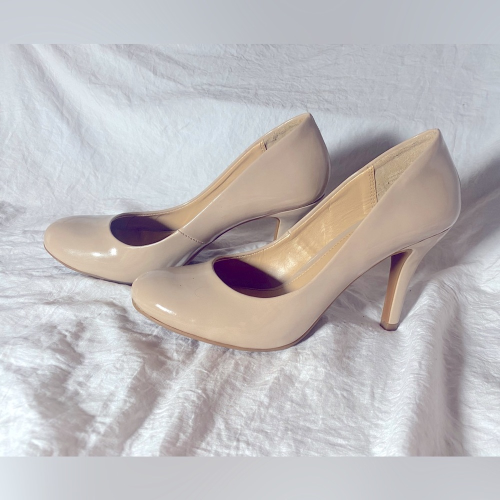 Mootsies Tootsies Nude Heels